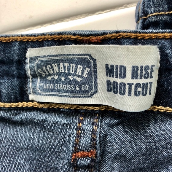 Signature Levi Bootcut Jeans - Picture 5 of 6
